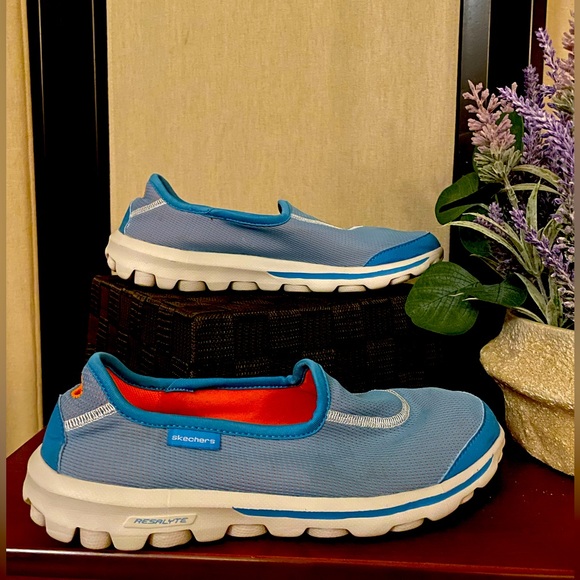 Sketcher’s Go-Walk Slip-on Size 6 light Blue Runners in a nylon mesh. - Picture 4 of 8